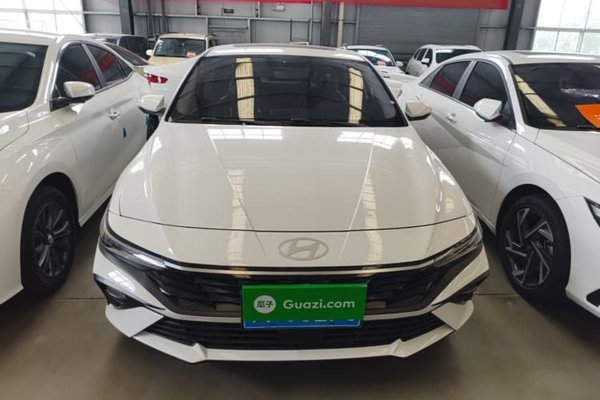 Hyundai Elantra 2023, 100 км, за 13609 USD