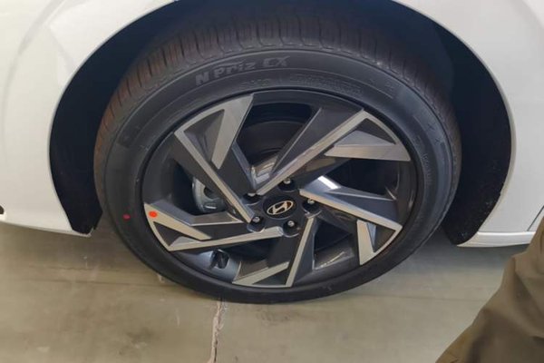 Hyundai Elantra 2023, 100 км, за 13609 USD - фото 8