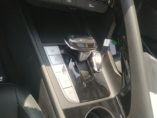 Hyundai Elantra 2023, 100 км, за 13439 USD - фото 17