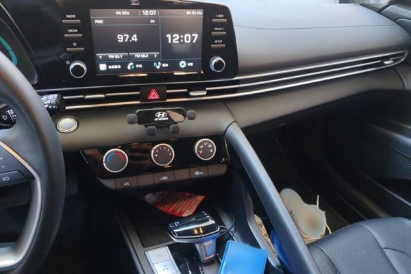 Hyundai Elantra 2023, 38000 км, за 12985 USD - фото 12