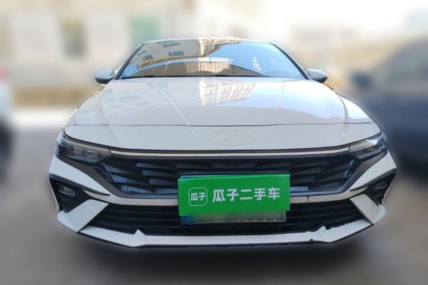 Hyundai Elantra 2023, 38000 км, за 12985 USD