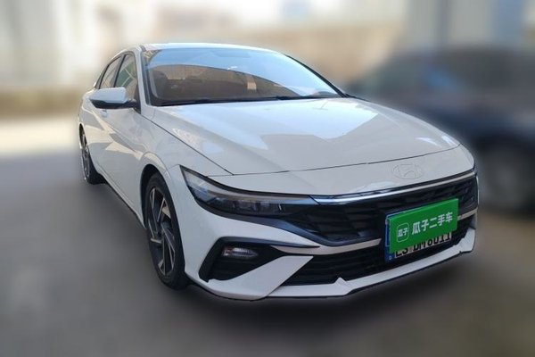 Hyundai Elantra 2023, 38000 км, за 12985 USD