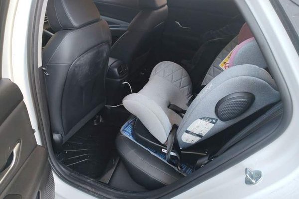 Hyundai Elantra 2023, 38000 км, за 12985 USD - фото 20