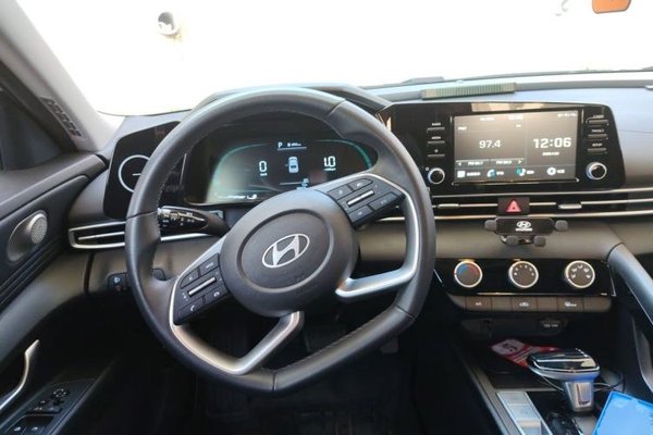 Hyundai Elantra 2023, 38000 км, за 12985 USD - фото 9