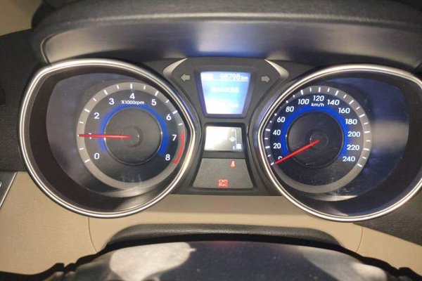 Hyundai Elantra (5th Generation 2015, 98800 км, за 4399 USD - фото 11