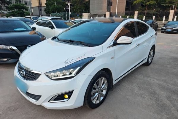 Hyundai Elantra (5th Generation · 2016 год