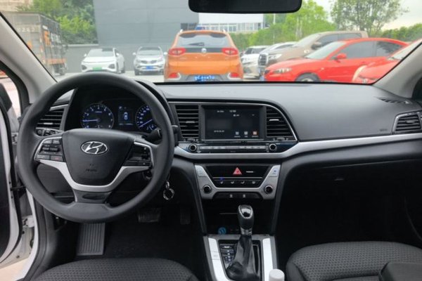 Hyundai Elantra (6th Generation 2016, 118300 км, за 7099 USD - фото 12