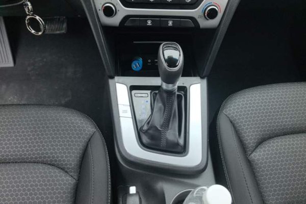 Hyundai Elantra (6th Generation 2016, 118300 км, за 7099 USD - фото 16