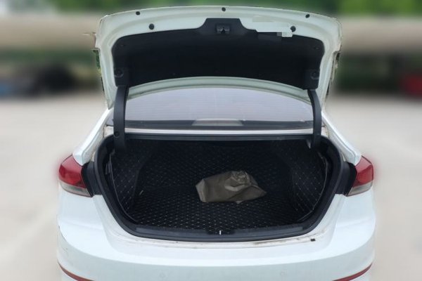 Hyundai Elantra (6th Generation 2018, 97400 км, за 7400 USD - фото 16