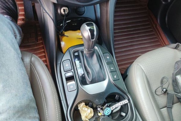 Hyundai Grand SantaFe 2013, 93000 км, за 5698 USD - фото 13