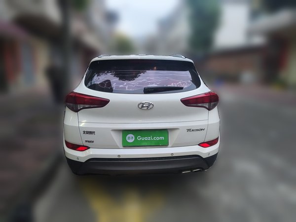 Hyundai Tucson 2015, 125800 км, за 6251 USD