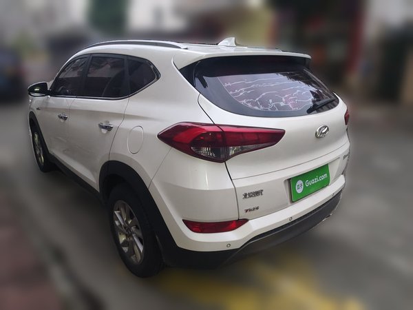 Hyundai Tucson 2015, 125800 км, за 6251 USD