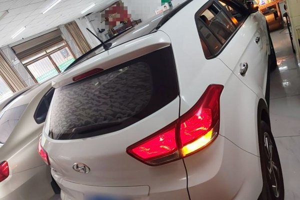 Hyundai ix25 2017, 71400 км, за 8724 USD
