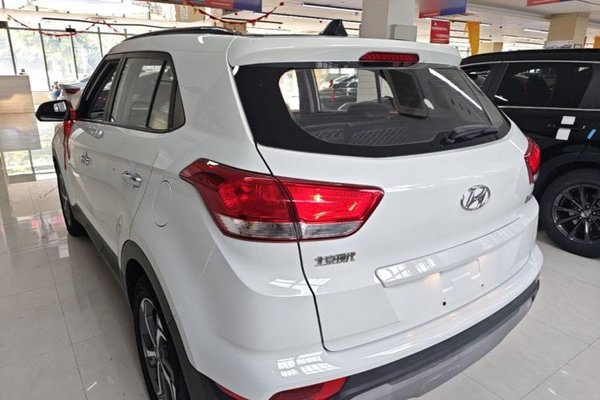 Hyundai ix25 2017, 78300 км, за 9100 USD