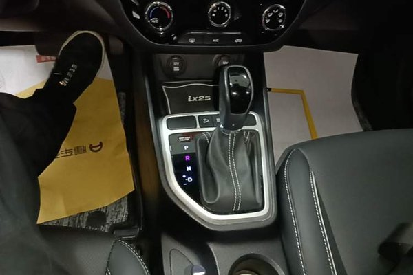 Hyundai ix25 2017, 79200 км, за 8579 USD - фото 16