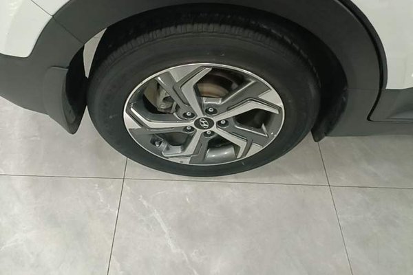 Hyundai ix25 2017, 79200 км, за 8579 USD - фото 11