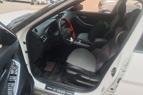 Hyundai ix25 2020, 73600 км, за 9261 USD - фото 19