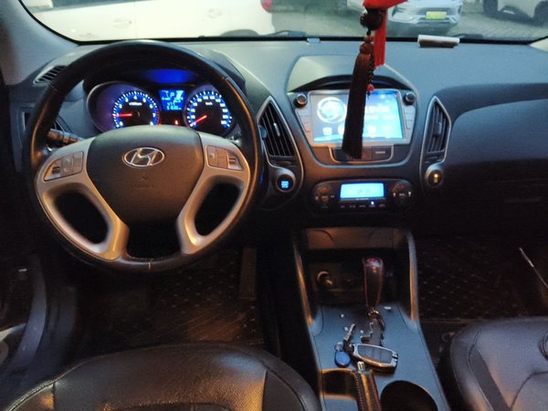 Hyundai ix35 2015, 51500 км, за 5674 USD - фото 10