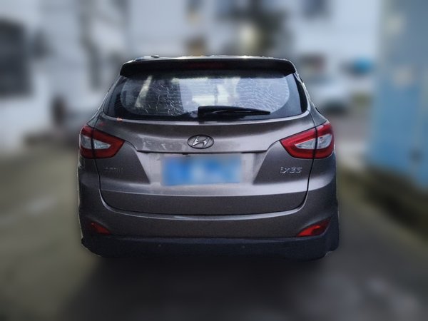 Hyundai ix35 2015, 51500 км, за 5674 USD