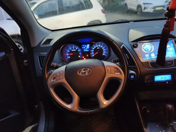Hyundai ix35 2015, 51500 км, за 5674 USD - фото 11