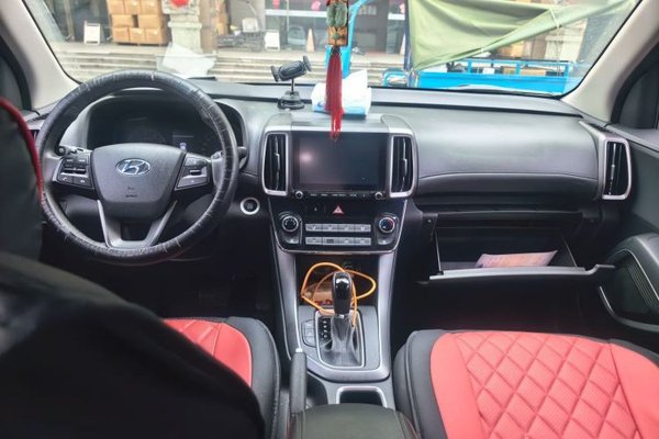 Hyundai ix35 2019, 70200 км, за 7084 USD - фото 9