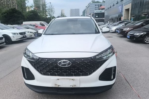 Hyundai ix35 2021, 49300 км, за 11259 USD
