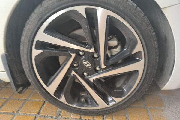 Hyundai Lafesta 2019, 64000 км, за 8519 USD - фото 20