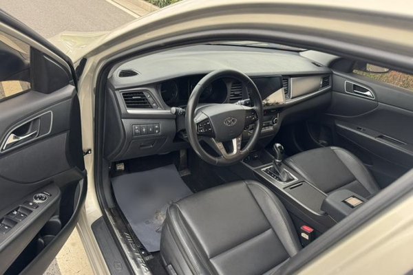 Hyundai Mistra 2017, 91600 км, за 7474 USD