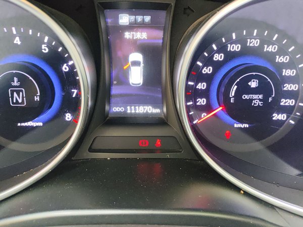Hyundai Santa Fe 2013, 111900 км, за 4896 USD - фото 13