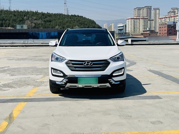 Hyundai Santa Fe 2013, 155600 км, за 5847 USD