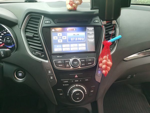 Hyundai Santa Fe 2013, 63800 км, за 7934 USD - фото 10