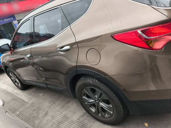 Hyundai Santa Fe 2013, 148900 км, за 6656 USD