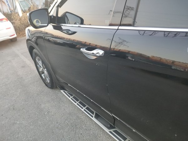 Hyundai Santa Fe 2015, 180700 км, за 6771 USD