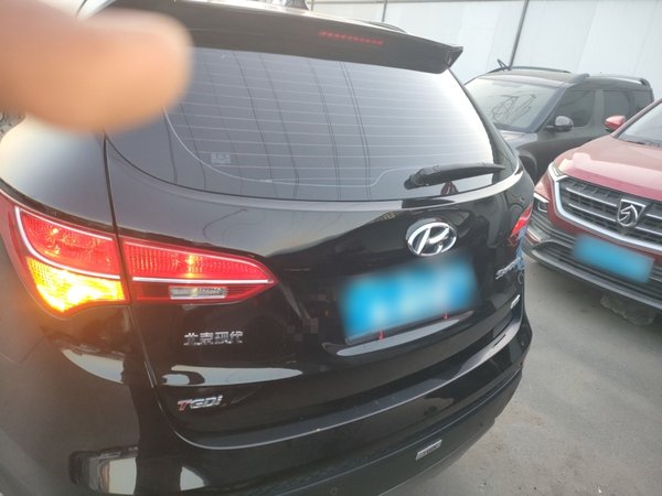 Hyundai Santa Fe 2015, 180700 км, за 6771 USD
