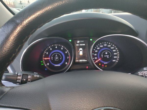 Hyundai Santa Fe 2015, 180700 км, за 6771 USD - фото 15