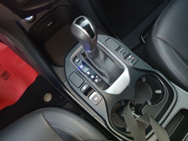 Hyundai Santa Fe 2015, 180700 км, за 6771 USD - фото 17