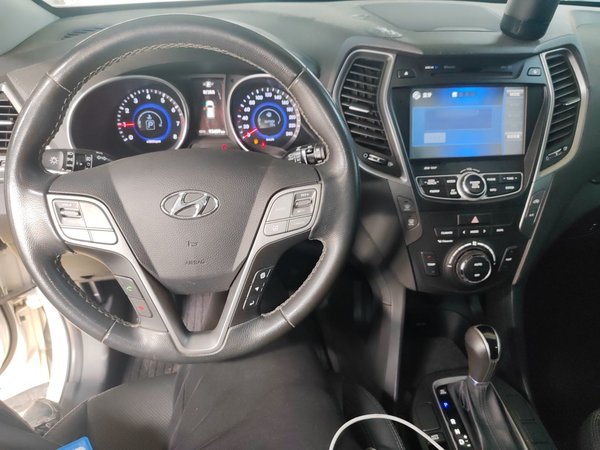 Hyundai Santa Fe 2015, 93400 км, за 6615 USD - фото 19