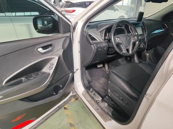 Hyundai Santa Fe 2015, 93400 км, за 6615 USD - фото 20