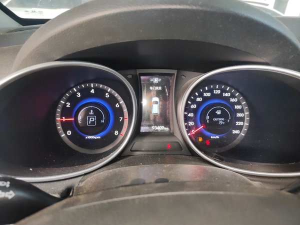 Hyundai Santa Fe 2015, 93400 км, за 6615 USD - фото 12