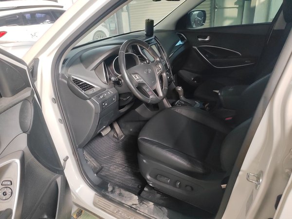 Hyundai Santa Fe 2015, 93400 км, за 6615 USD - фото 15