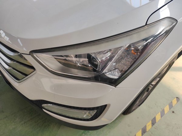 Hyundai Santa Fe 2015 2.0T Automatic All-Wheel Drive Smart Version 5 Seats, 2015 года