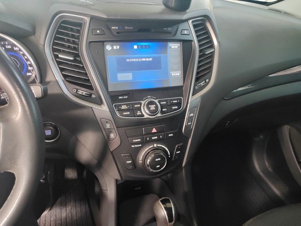 Hyundai Santa Fe 2015, 93400 км, за 6615 USD - фото 13