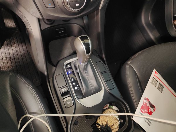 Hyundai Santa Fe 2015, 93400 км, за 6615 USD - фото 14