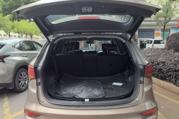 Hyundai Santa Fe 2017, 174300 км, за 9776 USD - фото 22
