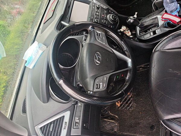 Hyundai Santa Fe 2017, 108600 км, за 7106 USD - фото 12