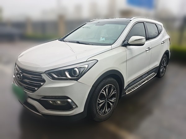 Hyundai Santa Fe 2017, 108600 км, за 7106 USD