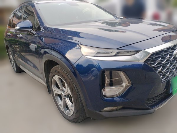 Hyundai Santa Fe 2019, 107800 км, за 10054 USD