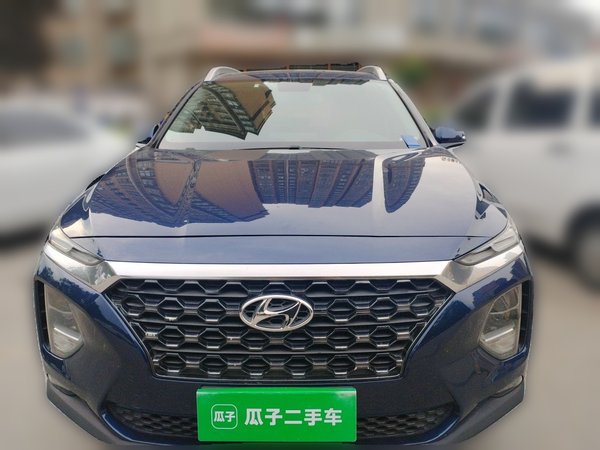 Hyundai Santa Fe 2019, 107800 км, за 10054 USD