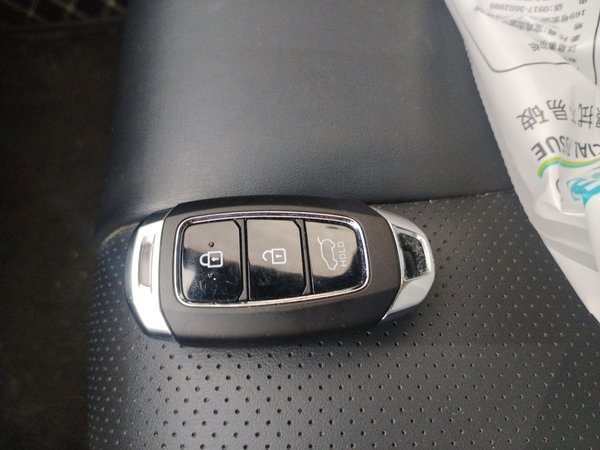 Hyundai Santa Fe 2019, 107800 км, за 10054 USD - фото 9