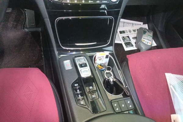 Hyundai Santa Fe 2019, 43099 км, за 14389 USD - фото 15